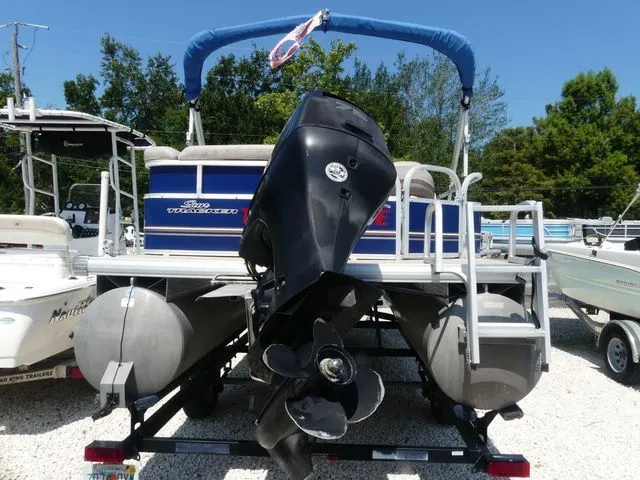 Slide: The Image of Sun Tracker Party Barge 22 DLX 2014 - 4