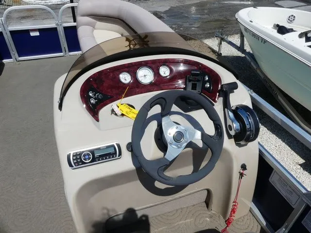 Slide: The Image of Sun Tracker Party Barge 22 DLX 2014 - 7