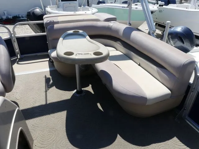 Slide: The Image of Sun Tracker Party Barge 22 DLX 2014 - 8