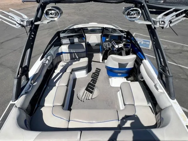 Slide: The Image of Malibu Wakesetter 22 MXZ 2015 - 11