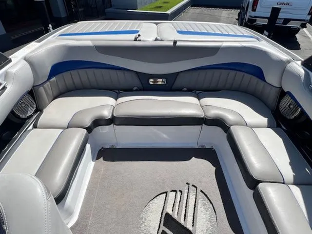 Slide: The Image of Malibu Wakesetter 22 MXZ 2015 - 15