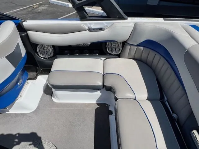 Slide: The Image of Malibu Wakesetter 22 MXZ 2015 - 16