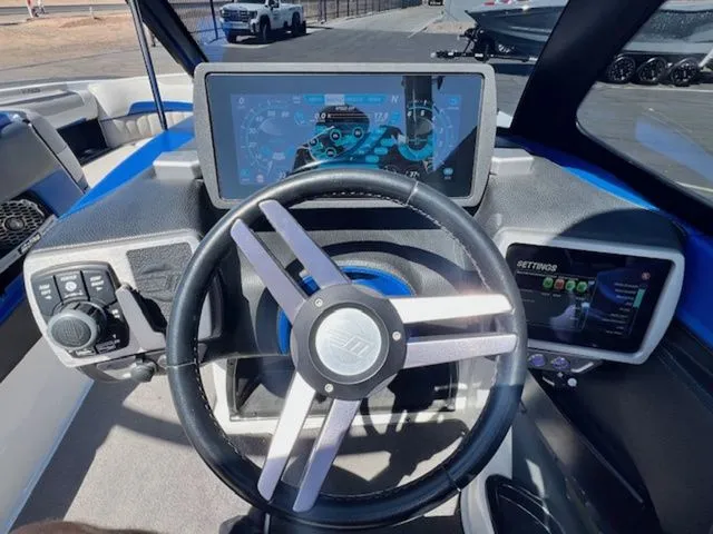 Slide: The Image of Malibu Wakesetter 22 MXZ 2015 - 19