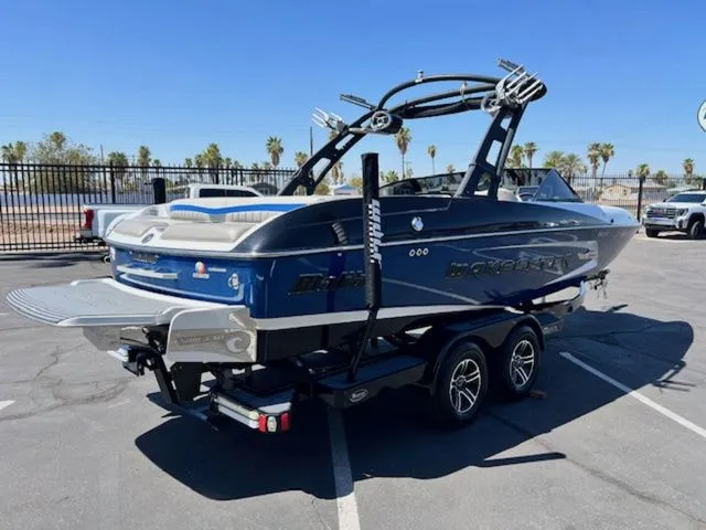 Slide: The Image of Malibu Wakesetter 22 MXZ 2015 - 6
