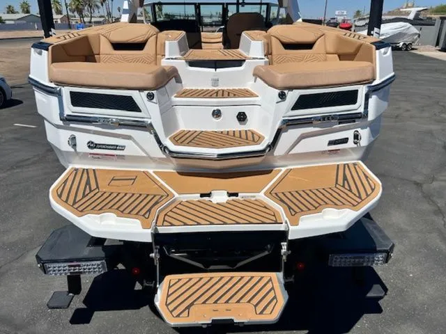 Slide: The Image of MasterCraft XStar 25 2025 - 17
