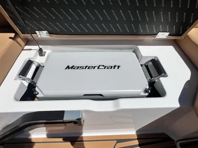 Slide: The Image of MasterCraft XStar 25 2025 - 29