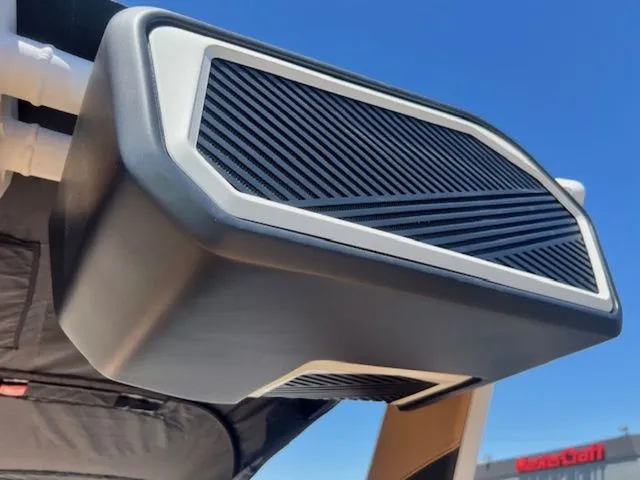 Slide: The Image of MasterCraft XStar 25 2025 - 39