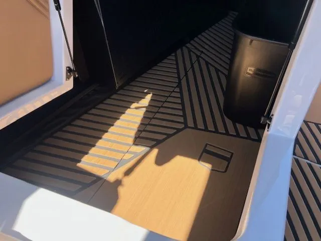 Slide: The Image of MasterCraft XStar 25 2025 - 40