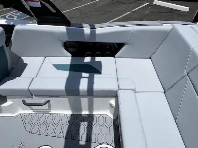 Slide: The Image of MasterCraft NXT22 2025 - 15