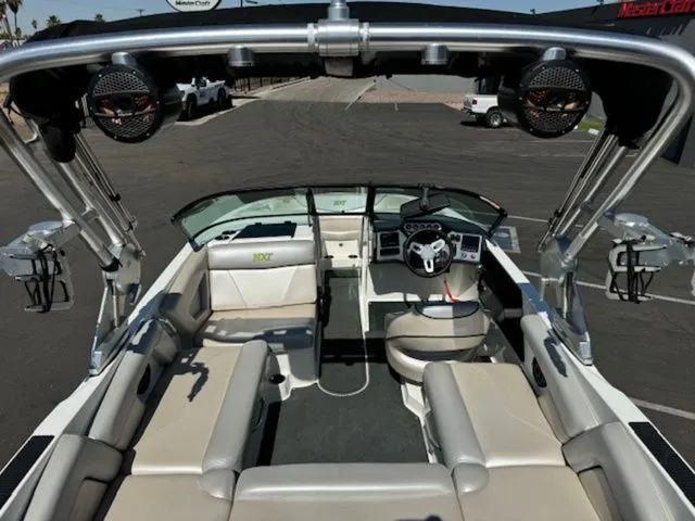 Slide: The Image of MasterCraft NXT20 2018 - 10