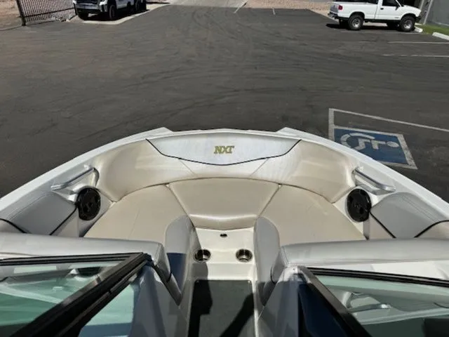 Slide: The Image of MasterCraft NXT20 2018 - 13