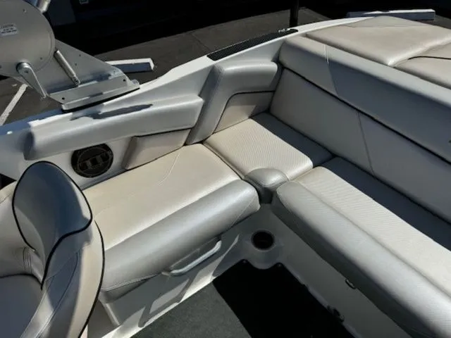 Slide: The Image of MasterCraft NXT20 2018 - 15