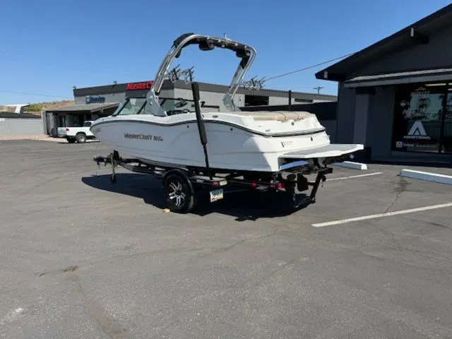 Slide: The Image of MasterCraft NXT20 2018 - 8