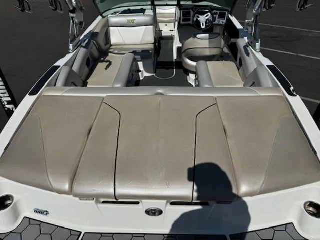 Slide: The Image of MasterCraft NXT20 2018 - 9