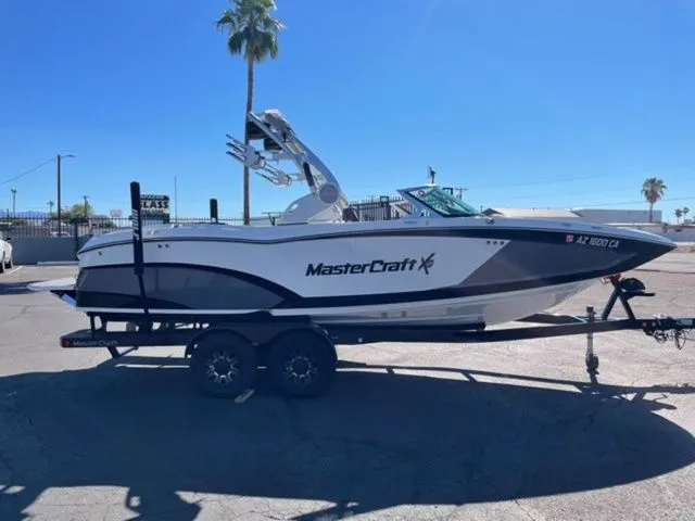 Slide: The Image of MasterCraft X23 2018 - 5