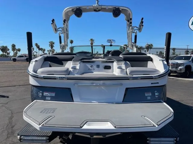 Slide: The Image of MasterCraft X23 2018 - 7