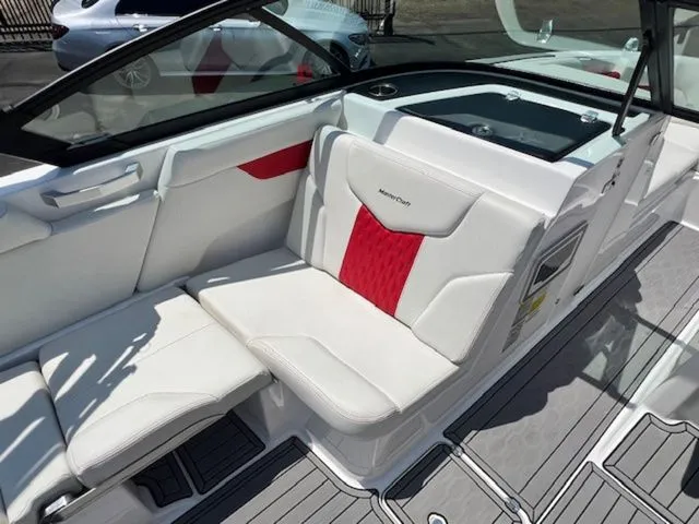 Slide: The Image of MasterCraft XT24 2022 - 14