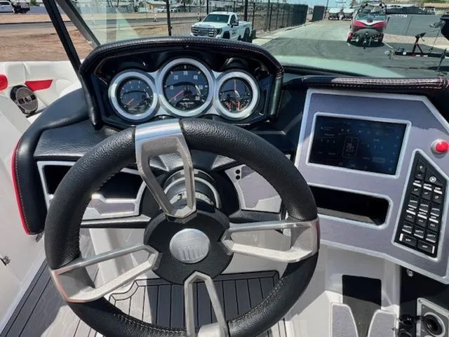 Slide: The Image of MasterCraft XT24 2022 - 20