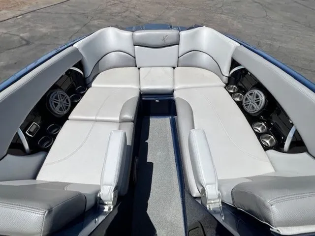 Slide: The Image of MasterCraft X26 2016 - 19