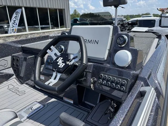 Slide: The Image of Bass Cat Lynx STS 2026 - 6