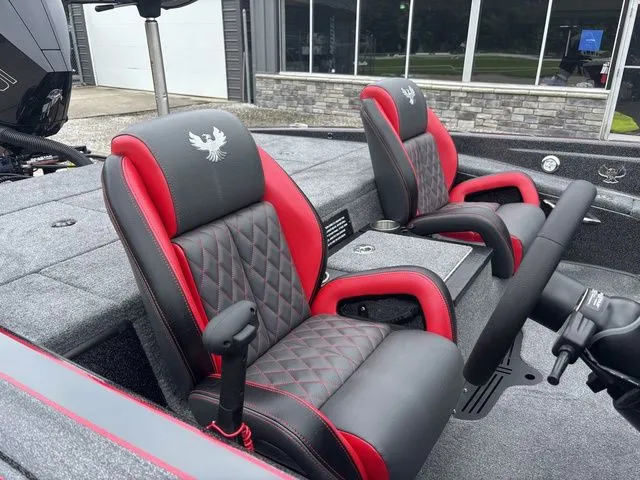 Slide: The Image of Phoenix Bass Boat 819 ZXL 2026 - 6