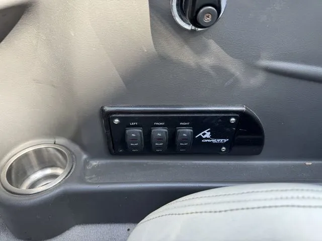 Slide: The Image of Supra Launch 20 SSV 2006 - 15