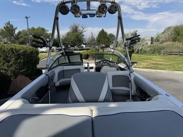 Slide: The Image of Supra Launch 20 SSV 2006 - 8