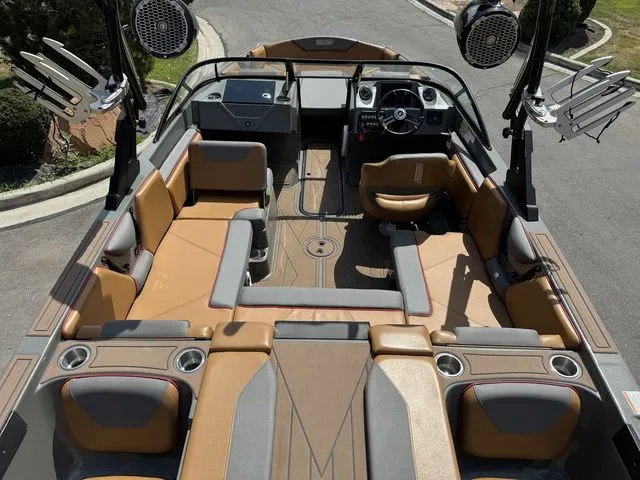 Slide: The Image of Heyday Wake Boats WT-SURF 2021 - 10