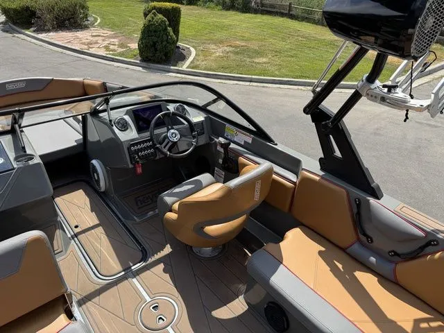 Slide: The Image of Heyday Wake Boats WT-SURF 2021 - 11