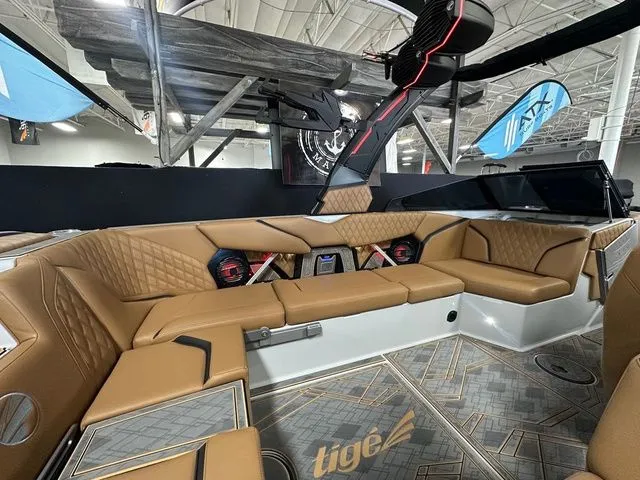 Slide: The Image of Tigé 24RZX 2025 - 9