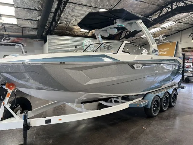 Slide: The Image of Tigé 25ZX 2025 - 3