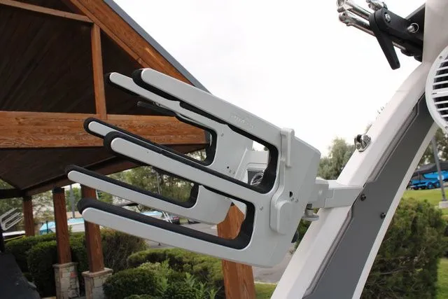 Slide: The Image of Tigé 25ZX 2021 - 10