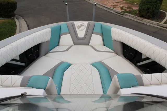 Slide: The Image of Tigé 25ZX 2021 - 11