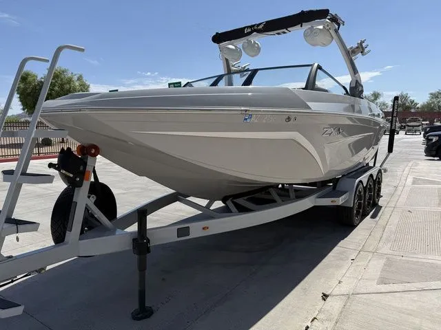 Slide: The Image of Tigé 25ZX 2021 - 5