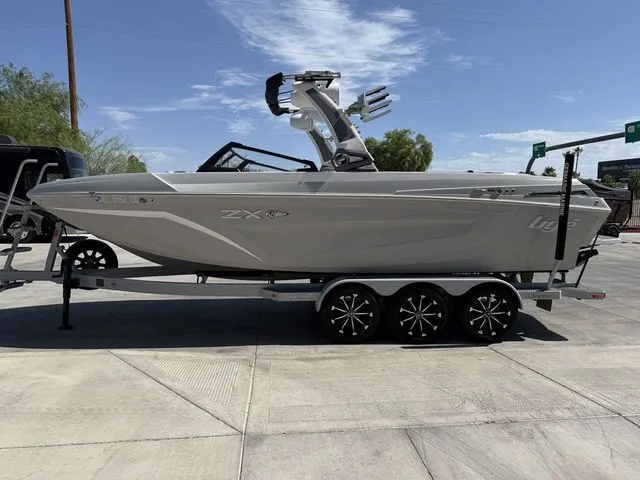 Slide: The Image of Tigé 25ZX 2021 - 6