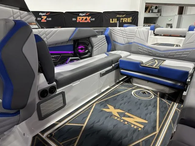 Slide: The Image of Tigé Ultré 25ZX 2025 - 13