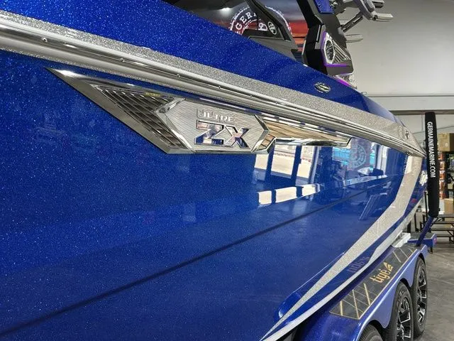 Slide: The Image of Tigé Ultré 25ZX 2025 - 17