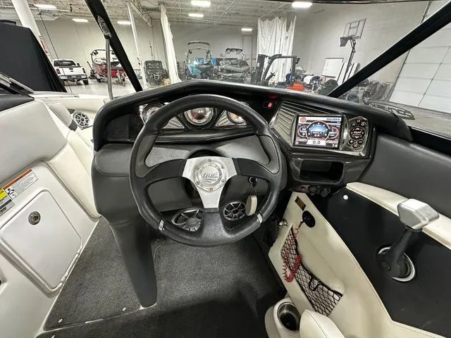 Slide: The Image of Tigé RZ2 2011 - 10