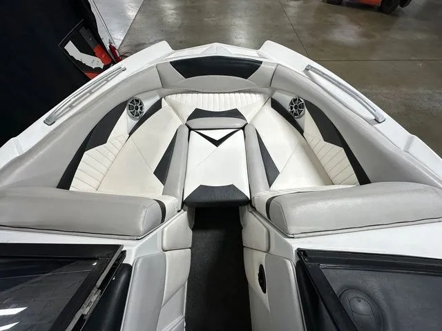 Slide: The Image of Tigé RZ2 2011 - 12