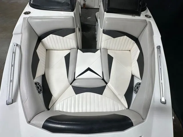 Slide: The Image of Tigé RZ2 2011 - 13