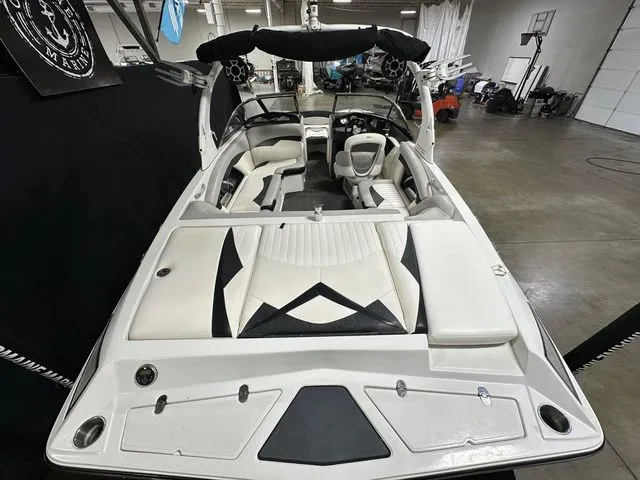 Slide: The Image of Tigé RZ2 2011 - 6