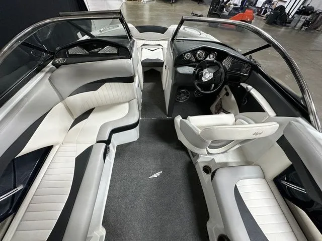 Slide: The Image of Tigé RZ2 2011 - 8