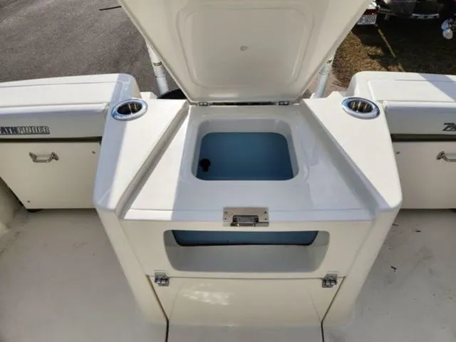 Slide: The Image of Maverick 2700 Open 2024 - 9