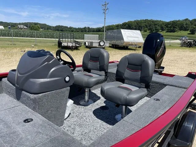 Slide: The Image of Tracker Super Guide V-16 SC 2026 - 14