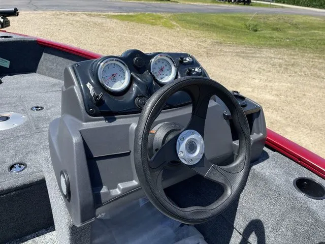 Slide: The Image of Tracker Super Guide V-16 SC 2026 - 16