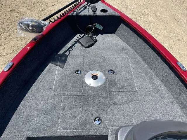 Slide: The Image of Tracker Super Guide V-16 SC 2026 - 18