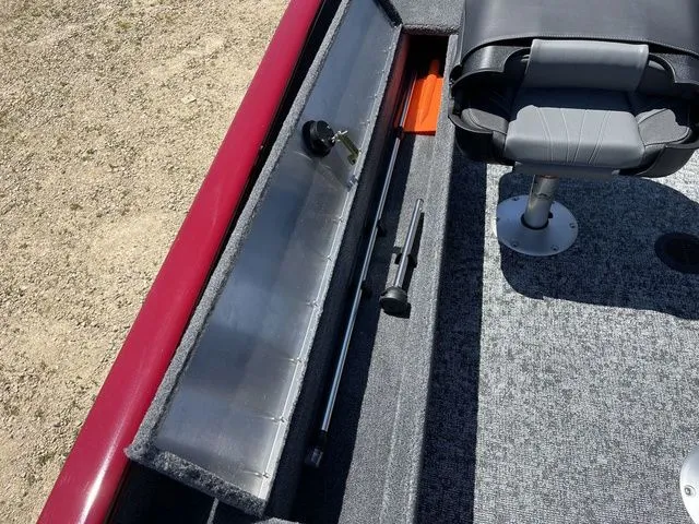 Slide: The Image of Tracker Super Guide V-16 SC 2026 - 24