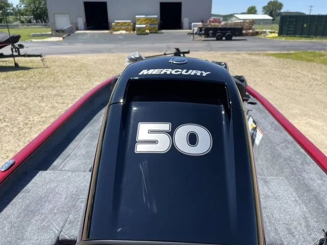 Slide: The Image of Tracker Super Guide V-16 SC 2026 - 7