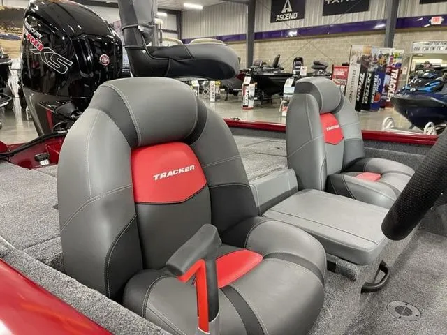 Slide: The Image of Tracker Pro Team 190 2025 - 16