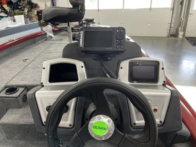 Slide: The Image of Tracker Pro Team 190 2025 - 17